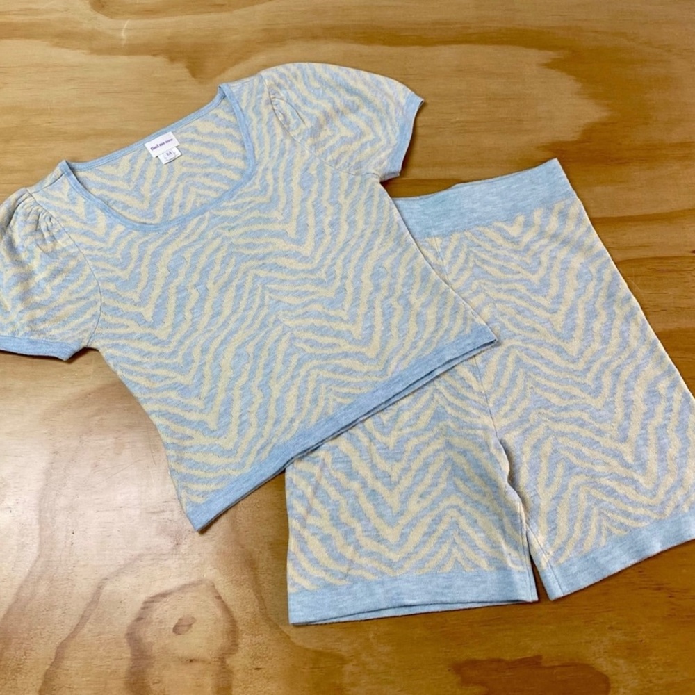 find me now • 2-piece pastel knit set • size: M